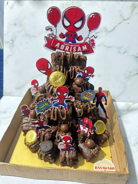 Brownies tower custom bertema untuk ulang tahun anak